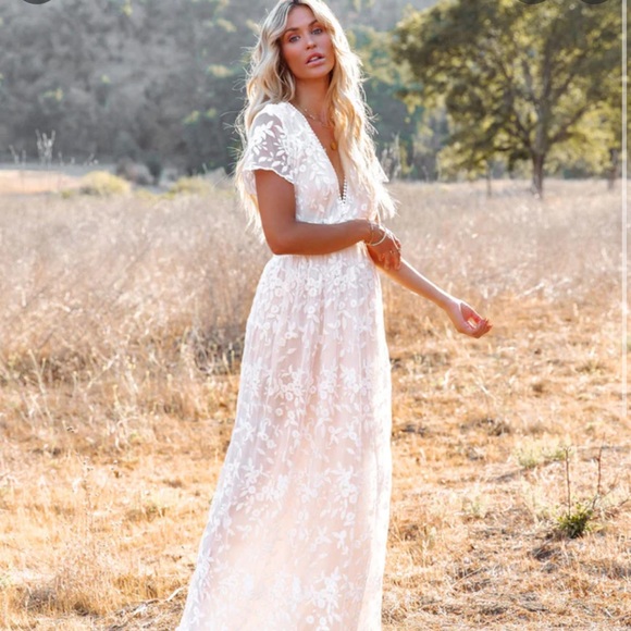 VICI MAXI LACE DRESS - Picture 1 of 6